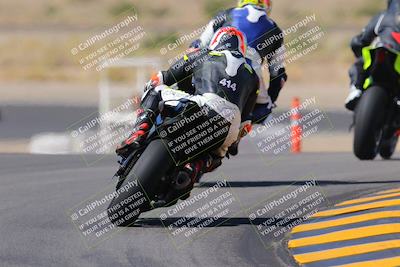 media/Oct-08-2022-SoCal Trackdays (Sat) [[1fc3beec89]]/Turn 11 Backside (1145am)/